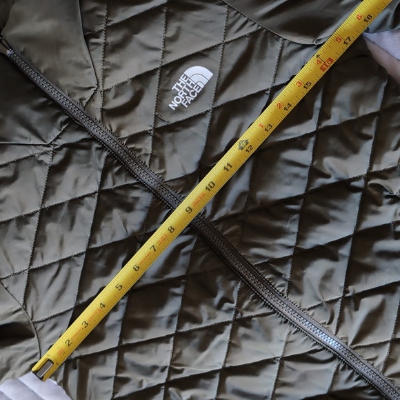 The North Face light puffer jacket size S - Picture 7 of 9